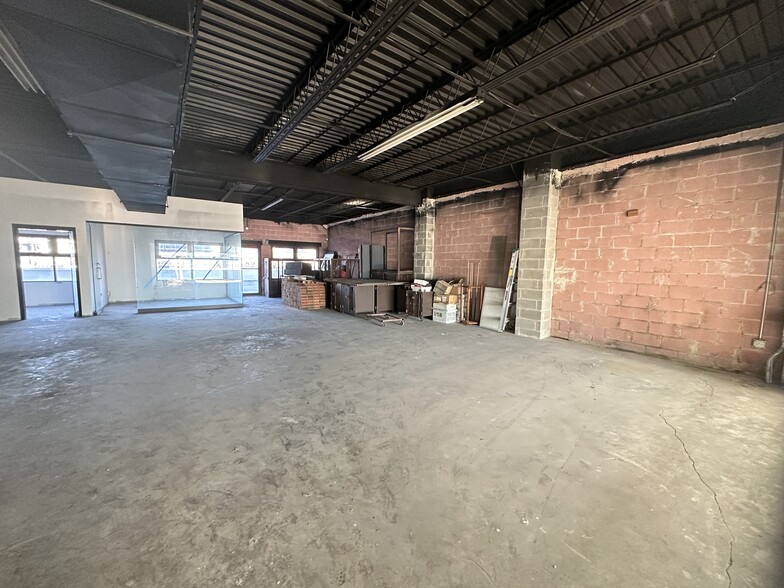 99 19th St, Brooklyn, NY for lease - Interior Photo - Image 3 of 10