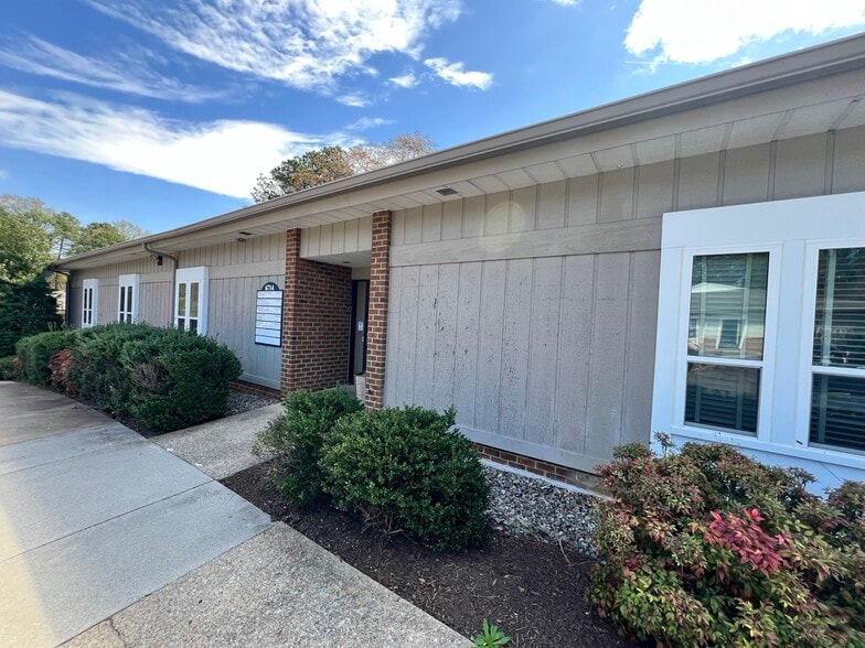 6714 Patterson Ave, Richmond, VA for lease - Building Photo - Image 2 of 4