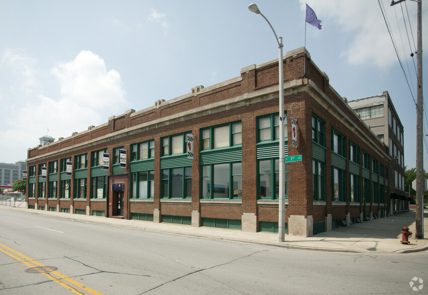 907 S 1st St, Milwaukee, WI for sale - Building Photo - Image 1 of 7