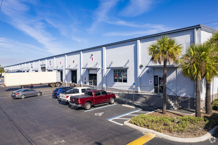 2400-2414 Gelman Pl, Tampa, FL for lease - Primary Photo - Image 1 of 3