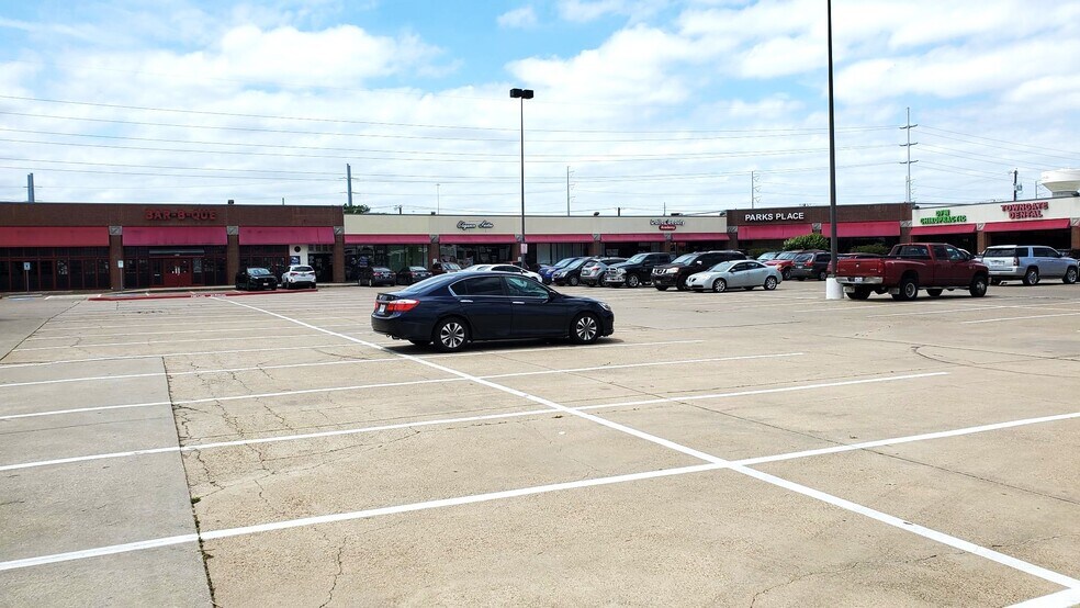 2121 Northwest Hwy, Garland, TX for lease - Building Photo - Image 3 of 11