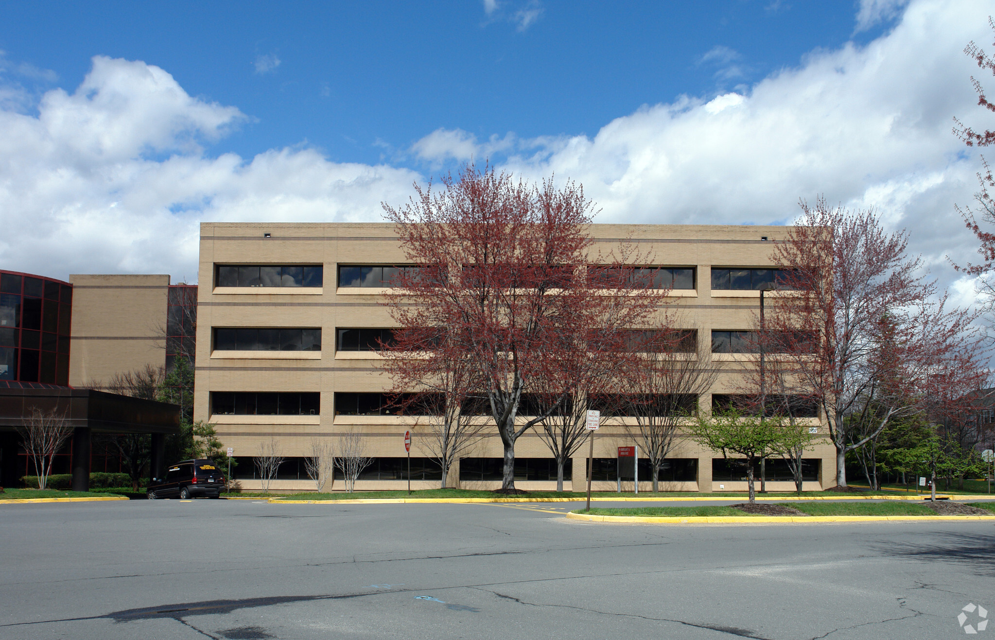 1800 Town Center Dr, Reston, VA for sale Primary Photo- Image 1 of 1