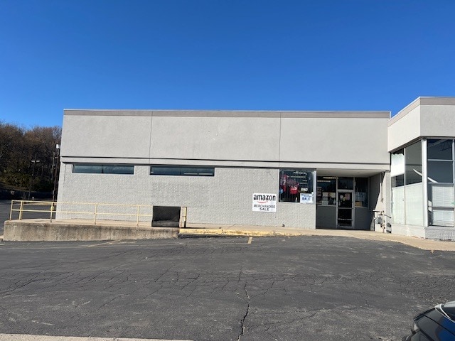 1260-1280 Merriam Ln, Kansas City, KS for lease Interior Photo- Image 1 of 1