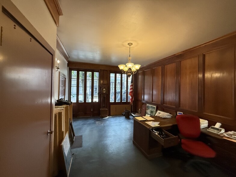 416 Gravier St New Orleans LA - 416 Gravier St New Orleans LA Interior Photo 3 Large