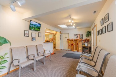 3784 SE High School Dr, Lincoln City, OR for sale - Interior Photo - Image 3 of 4