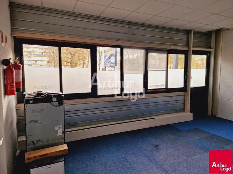 Retail in Blois for lease - Interior Photo - Image 2 of 2