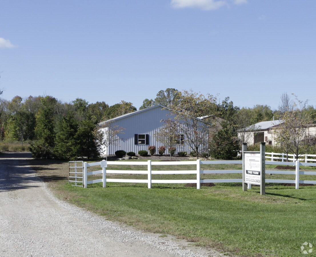 6750 Ridge Rd, Wadsworth, OH 44281