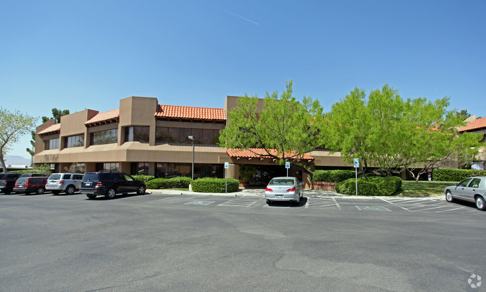 4445 N Mesa St, El Paso, TX for lease - Primary Photo - Image 3 of 3