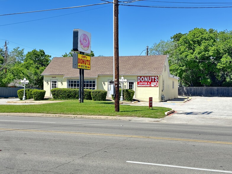 2433 W Shady Grove Rd, Irving, TX for sale - Building Photo - Image 1 of 1