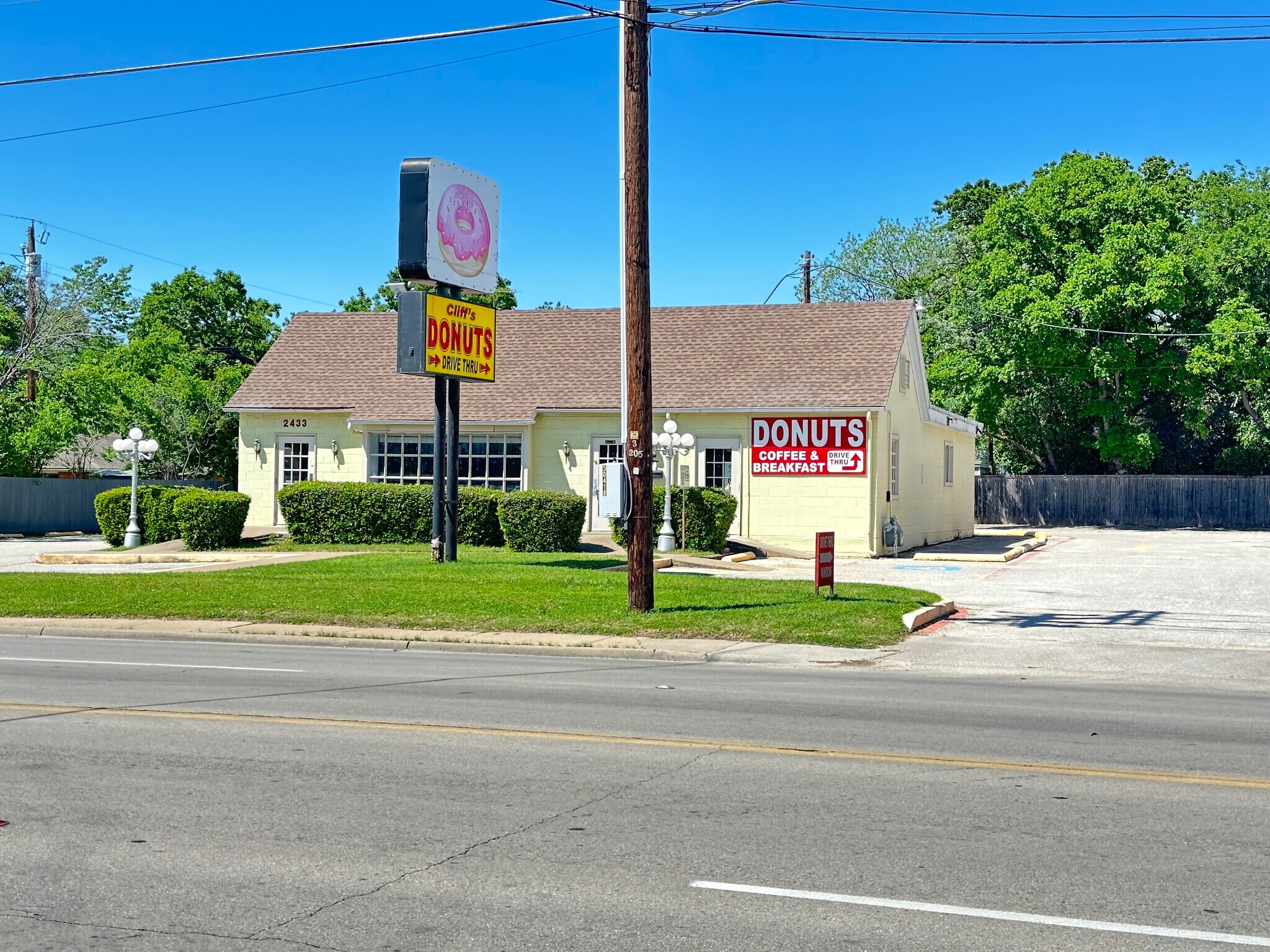 2433 W Shady Grove Rd, Irving, TX for sale Primary Photo- Image 1 of 1
