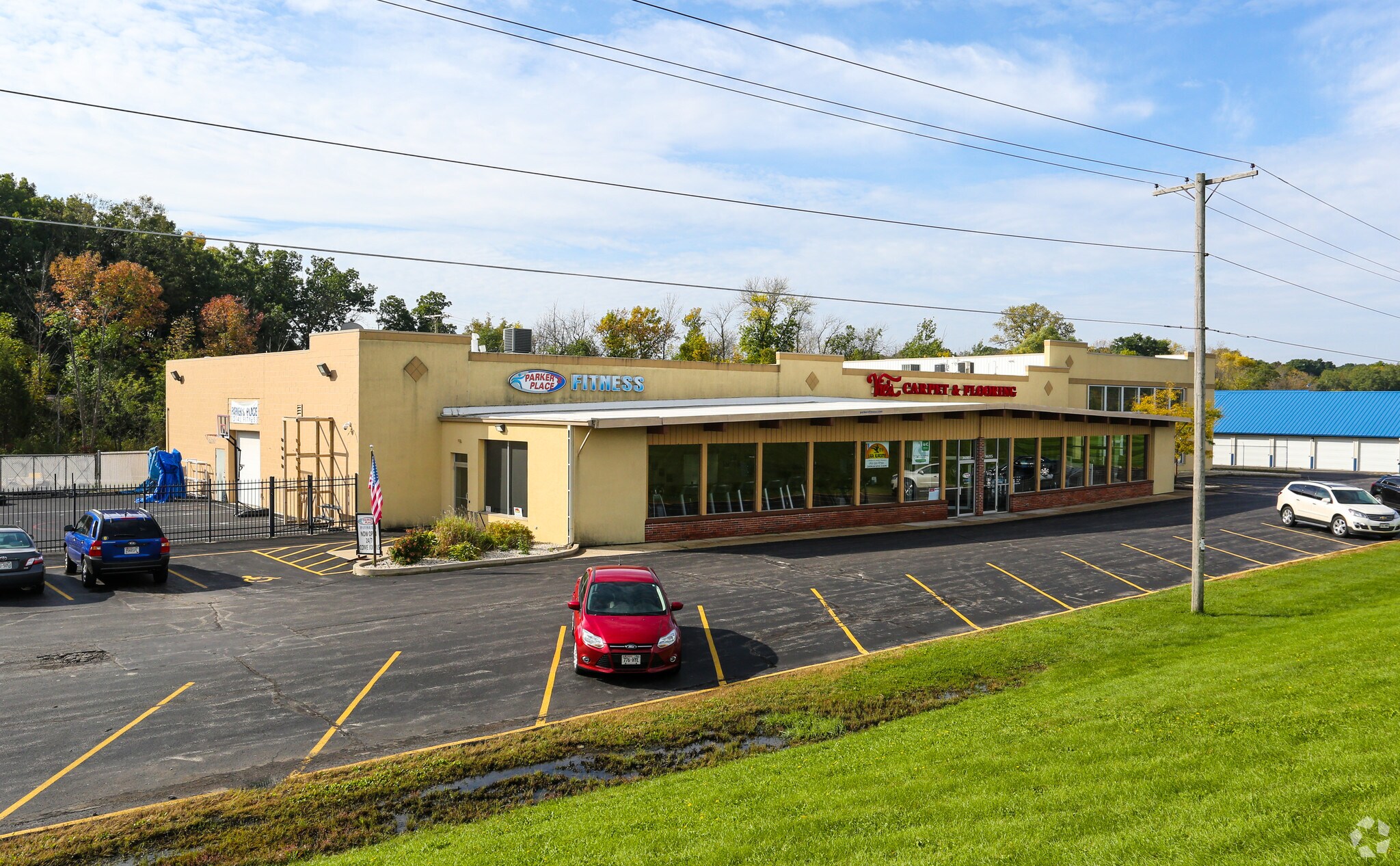 N48 W36103-N48 W36115 Wisconsin Ave, Oconomowoc, WI for sale Primary Photo- Image 1 of 1