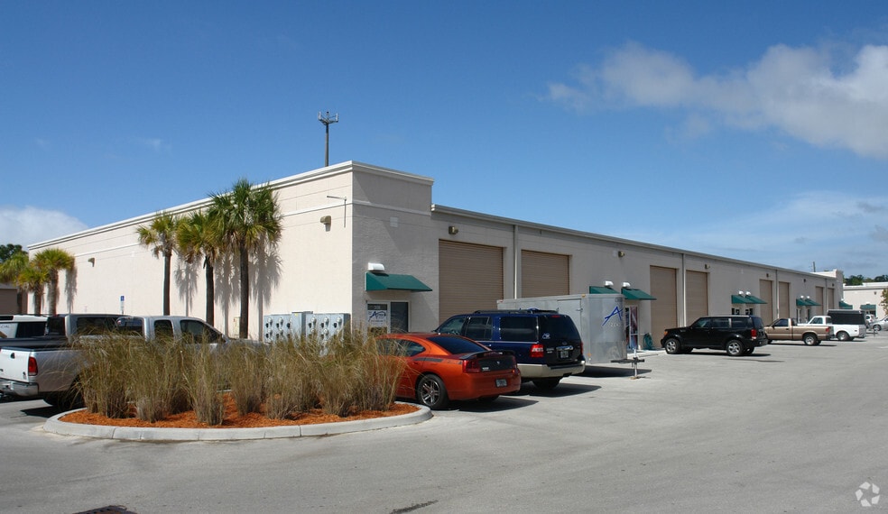 4730 Enterprise Ave, Naples, FL for sale - Building Photo - Image 1 of 4