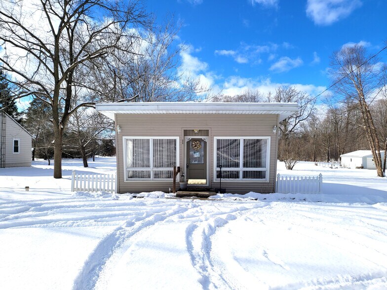 5441 N Irish Rd, Davison, MI 48423