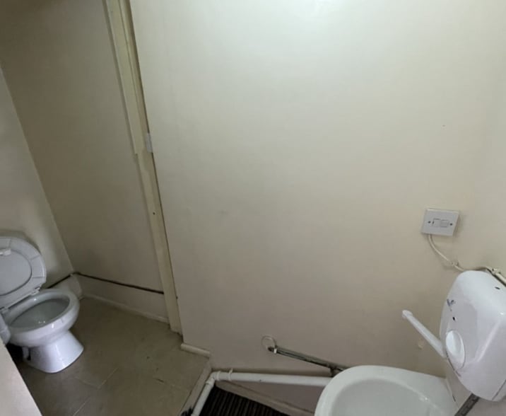 127 Market St, South Normanton for lease - Interior Photo - Image 3 of 3