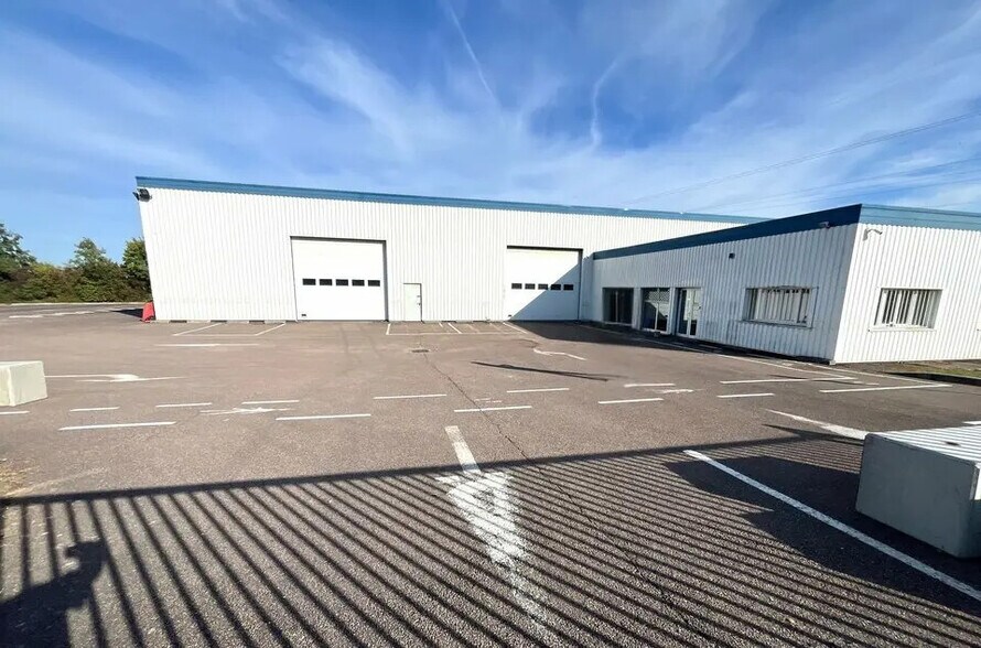 17 Rue En Rosey, Saint-Apollinaire for lease - Building Photo - Image 1 of 1