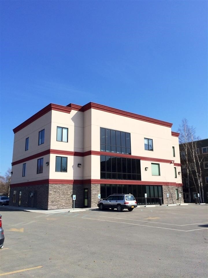 1405 Kellum St, Fairbanks, AK for sale Primary Photo- Image 1 of 1