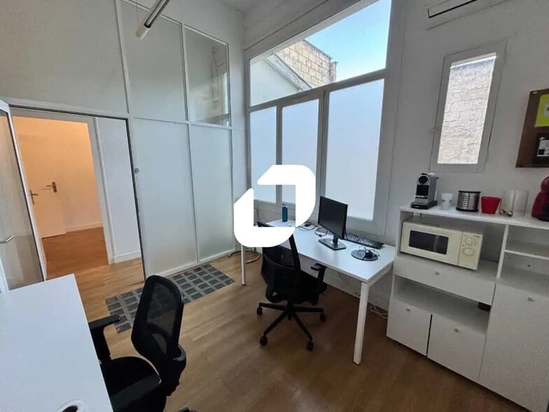Office in Bordeaux for lease - Building Photo - Image 2 of 10