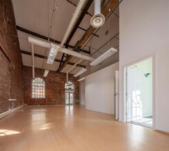 Graingers Way, Leeds for lease Interior Photo- Image 2 of 3