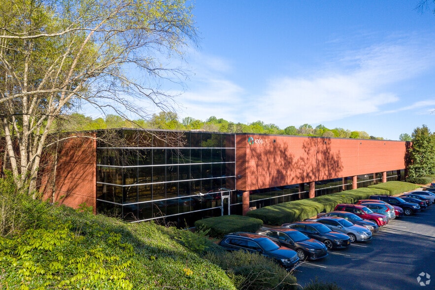4300 Northlake Ct, Charlotte, NC for lease - Primary Photo - Image 2 of 5