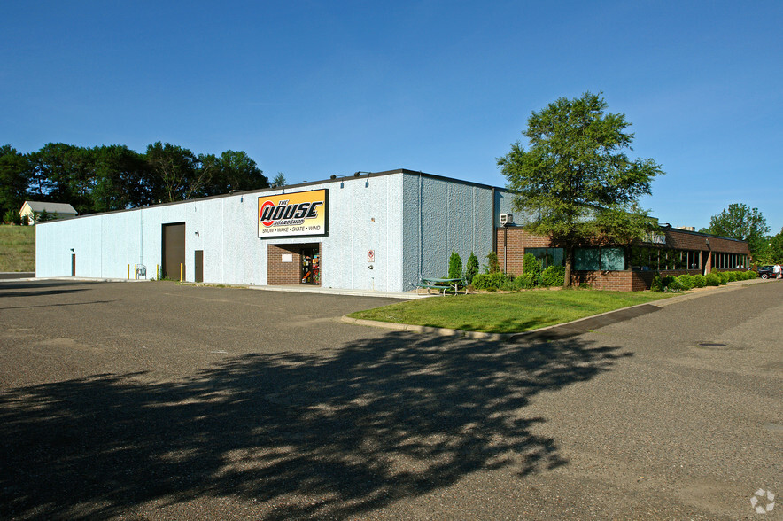 300 S Owasso Blvd E, Little Canada, MN for lease - Building Photo - Image 1 of 14