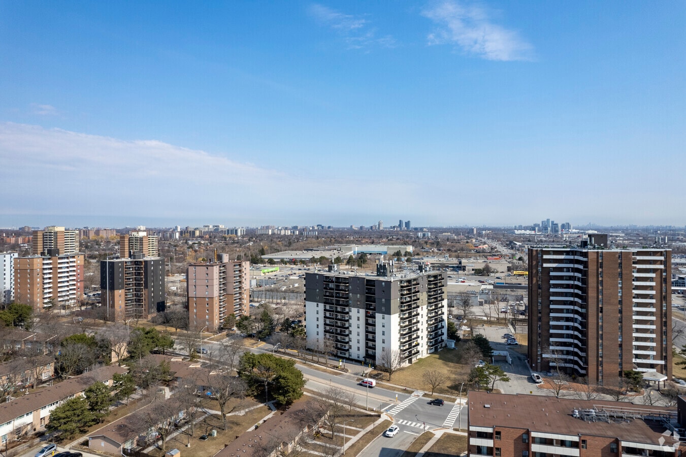 3045 Queen Frederica Dr, Mississauga, ON L4Y 3A2