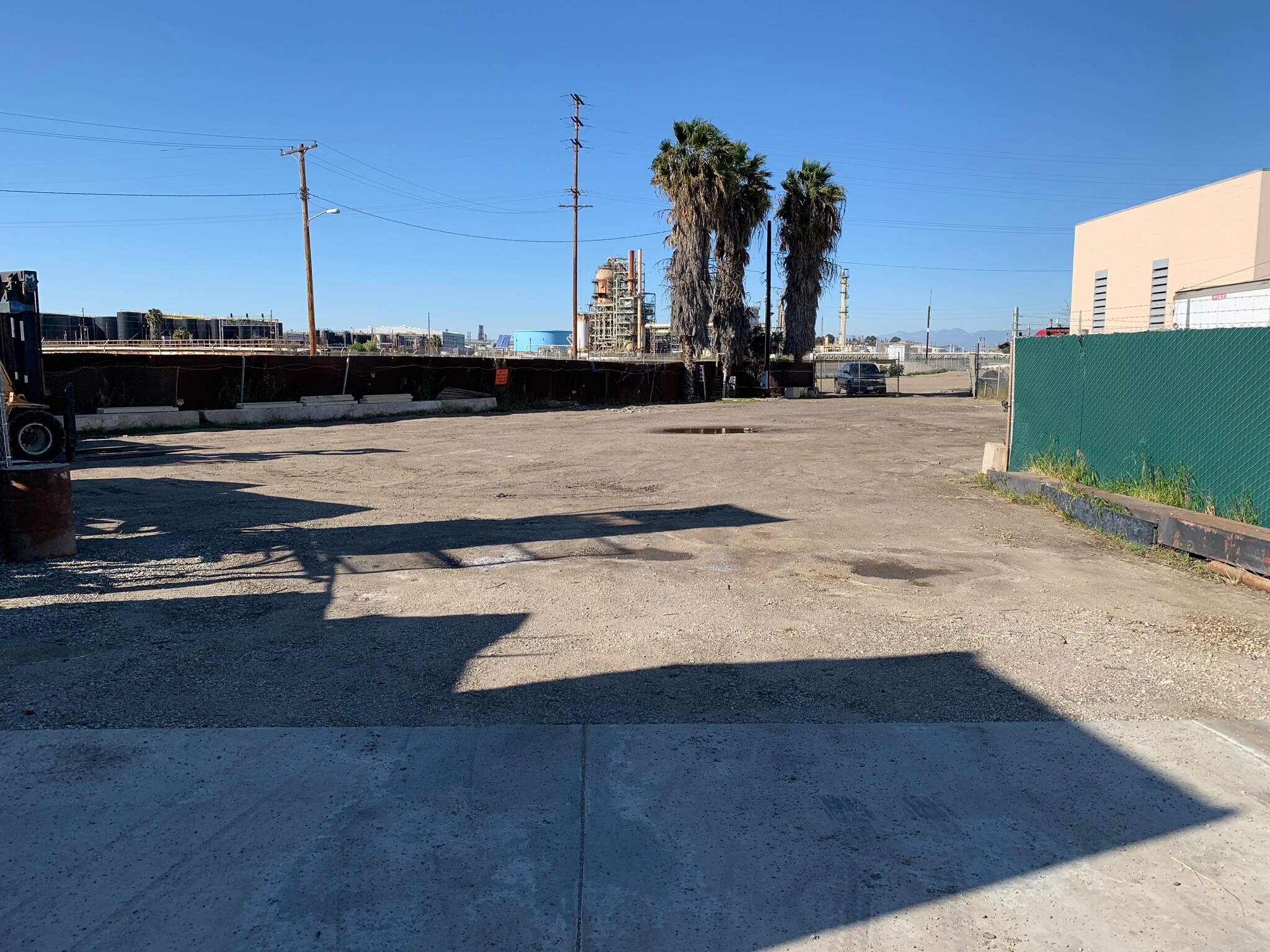 821 Sigsbee Ave, Wilmington, CA for lease Building Photo- Image 1 of 7