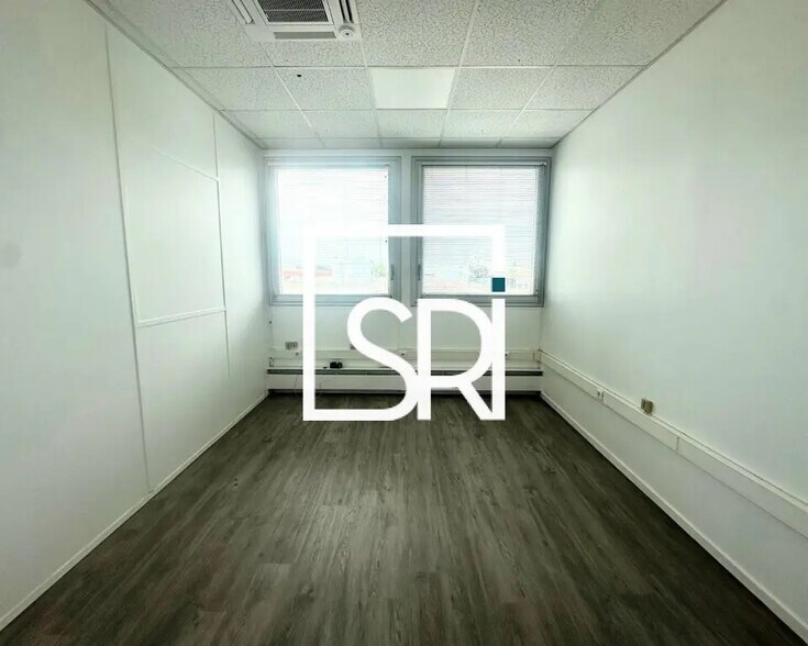 Office in Cournon-d'Auvergne for lease - Building Photo - Image 3 of 57