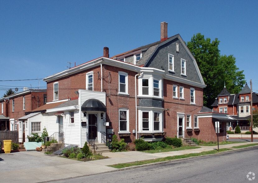 1448 Powell St, Norristown, PA 19401