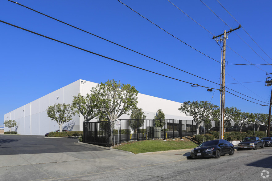 1520-1540 Beach St, Montebello, CA for lease - Primary Photo - Image 1 of 5