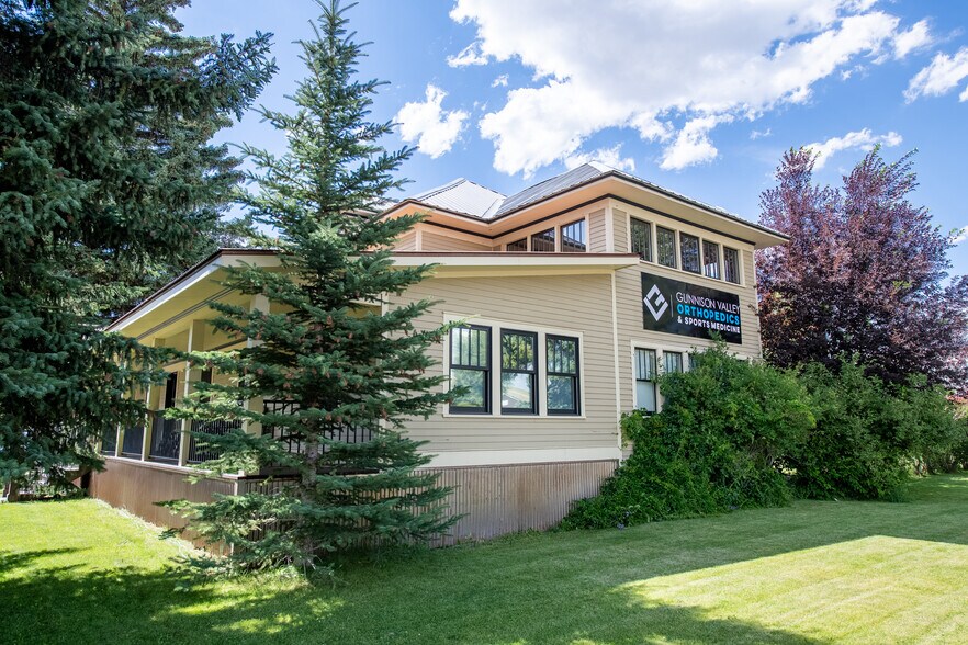 104 W Ruby Ave, Gunnison, CO for sale - Primary Photo - Image 1 of 1