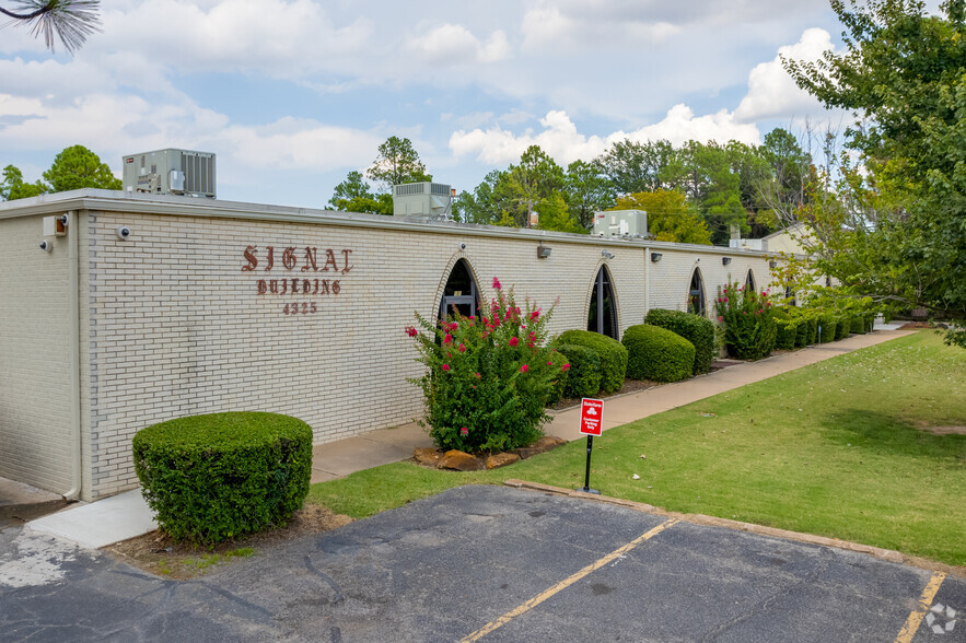 4325 E 51st St, Tulsa, OK for lease - Primary Photo - Image 1 of 5