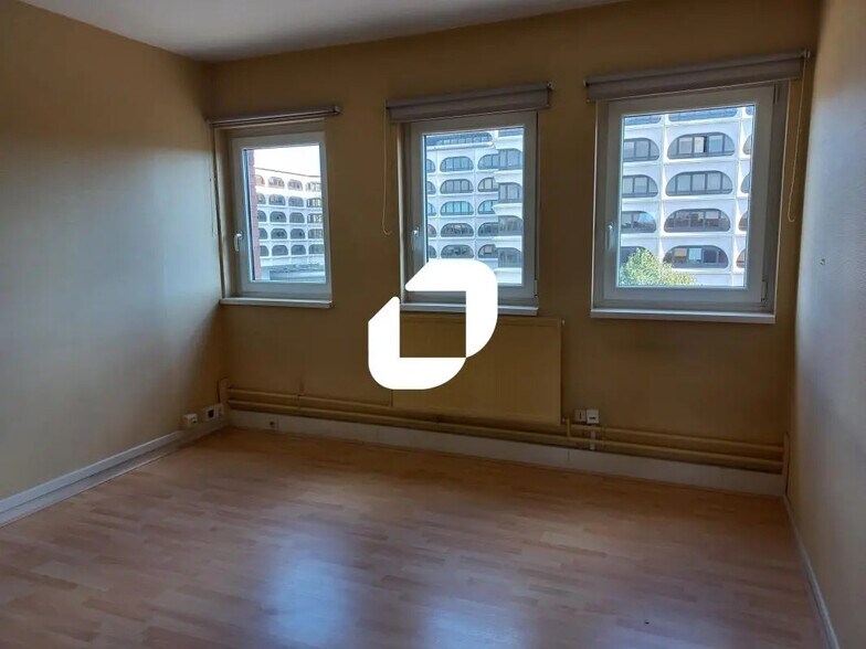 51 Boulevard De Valmy, Villeneuve-d'Ascq for sale - Building Photo - Image 3 of 22