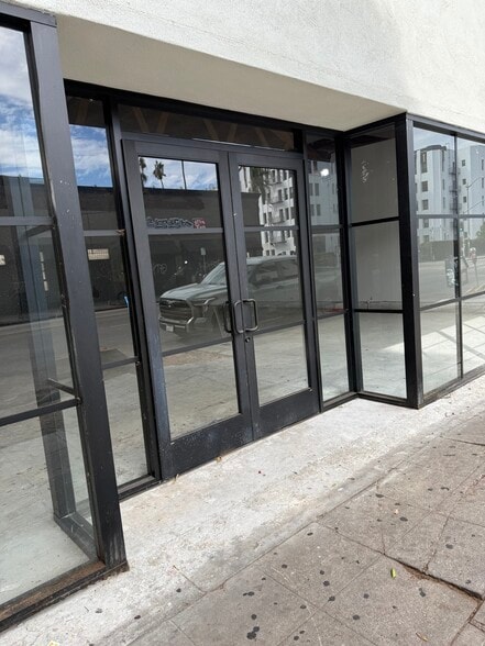 3461 W 8th St, Los Angeles, CA for lease - Building Photo - Image 3 of 5