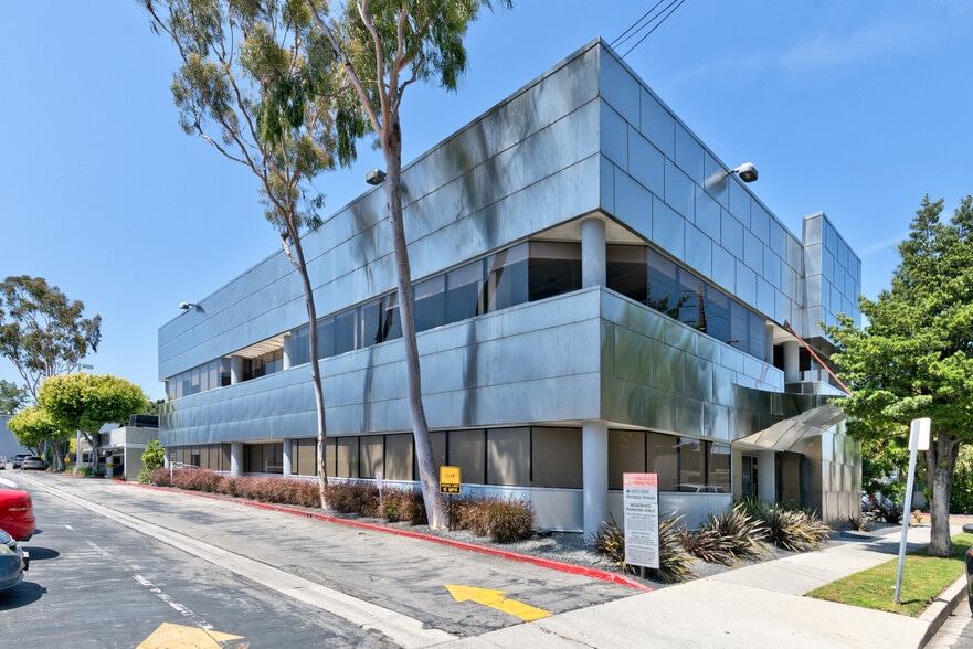 2036-2048 Armacost Ave, Los Angeles, CA for lease - Building Photo - Image 2 of 12