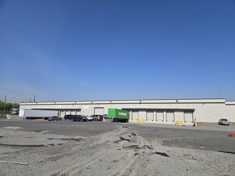 45 Linden Ave E, Jersey City, NJ for lease - Building Photo - Image 3 of 3