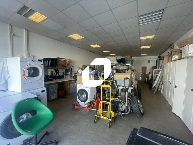 Flex in Bordeaux for lease - Interior Photo - Image 1 of 7