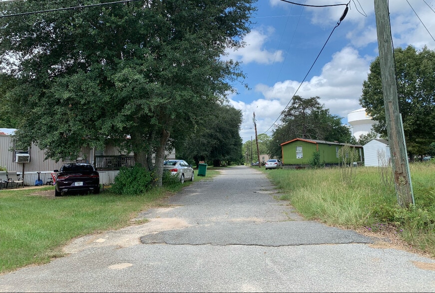 2000 Clark Ave, Albany, GA for sale - Building Photo - Image 2 of 5