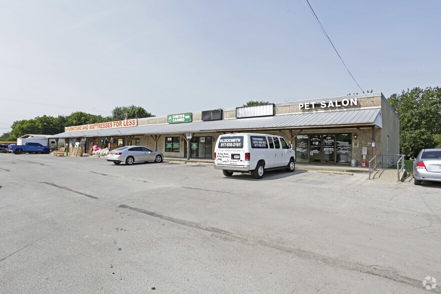 1605-1611 N Main St, Cleburne, TX for sale - Primary Photo - Image 1 of 1
