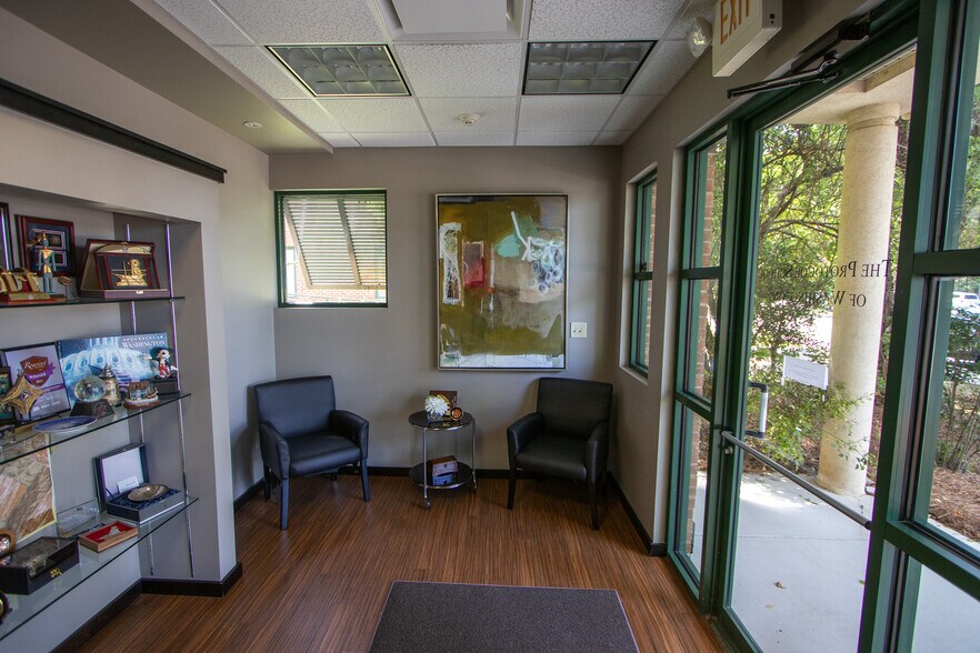 132 Stonemark Ln, Columbia, SC for sale - Building Photo - Image 2 of 6