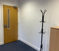 Gander Ln, Barlborough for lease Interior Photo- Image 2 of 4