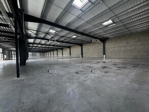Flex in Avrainville for lease Interior Photo- Image 1 of 2