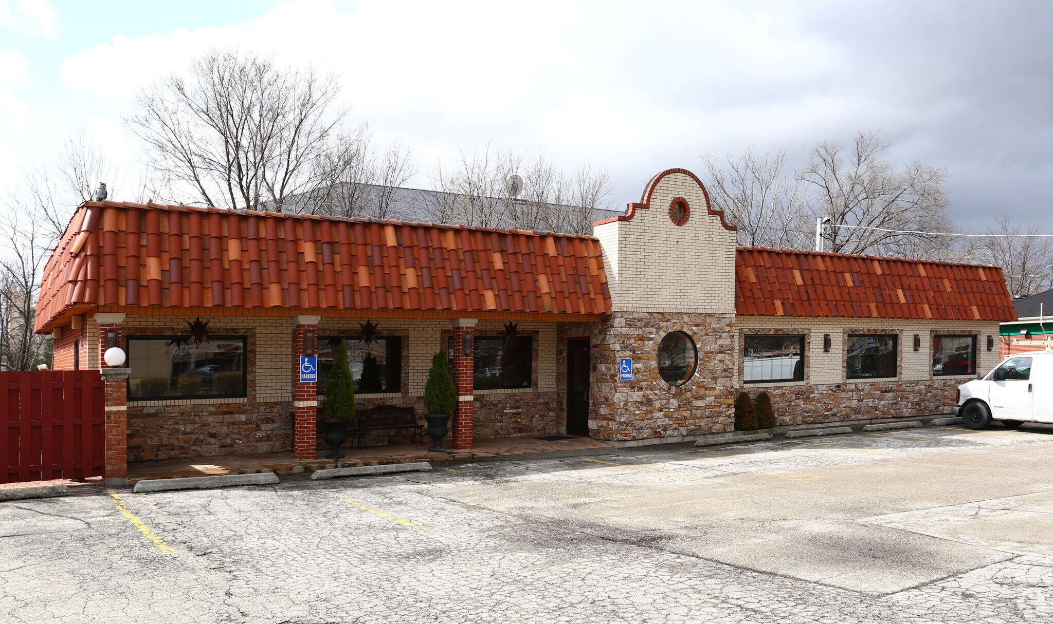 1261 E Algonquin Rd, Des Plaines, IL for sale Primary Photo- Image 1 of 1