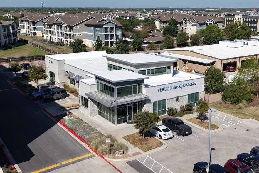 11300 S Interstate 35, Austin, TX for lease - Building Photo - Image 1 of 5