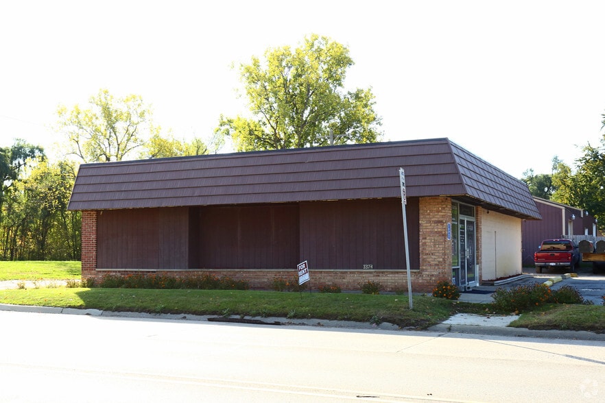 3374 E Atherton Rd, Burton, MI for lease - Primary Photo - Image 1 of 6