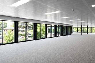 10 Bricket Rd, St Albans for lease Interior Photo- Image 2 of 5