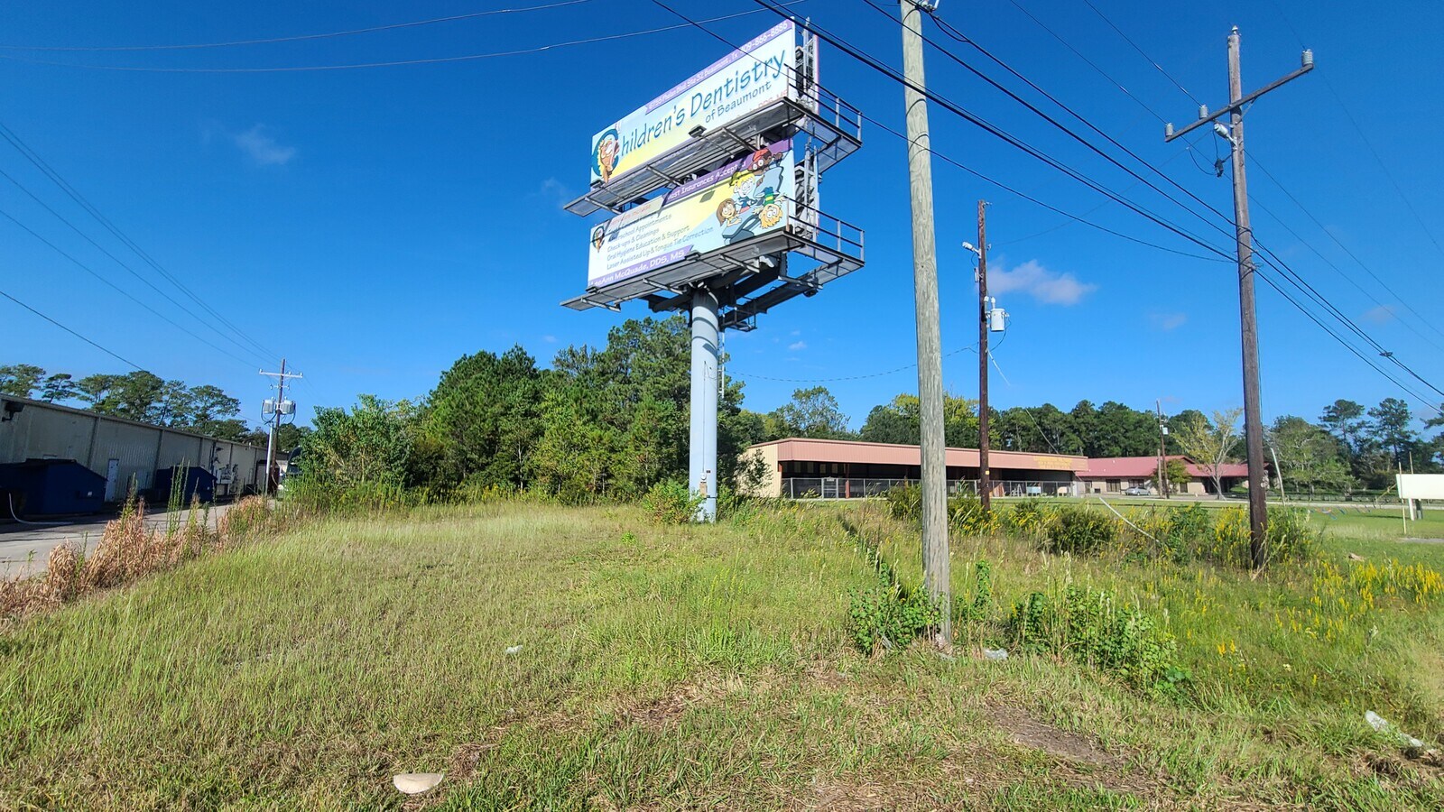 768 S Main St, Lumberton, TX 77657