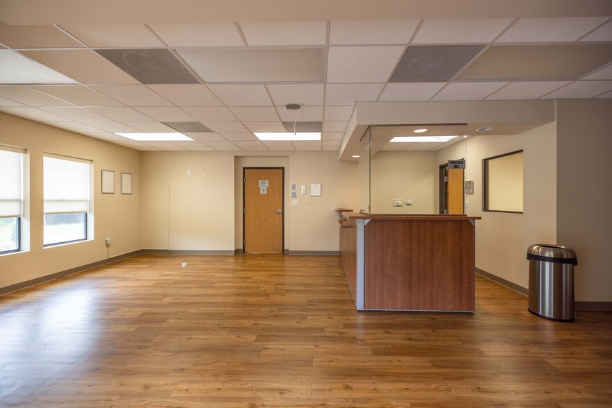 609 Asheville Hwy, Sylva, NC for lease - Interior Photo - Image 3 of 31