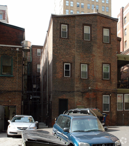 1931 Chestnut St, Philadelphia, PA for lease - Building Photo - Image 3 of 8