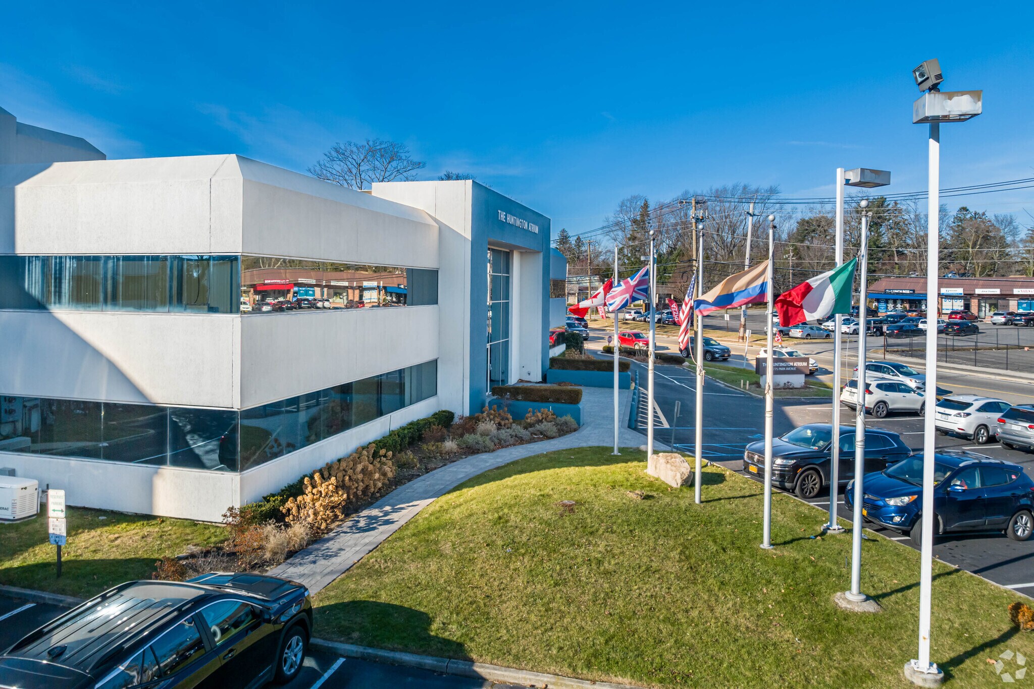 775 Park Ave, Huntington, NY for lease Building Photo- Image 1 of 9