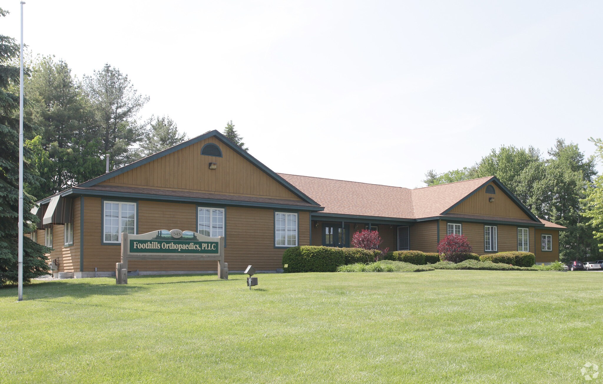 543 Bay Dr, Queensbury, NY for sale Primary Photo- Image 1 of 1